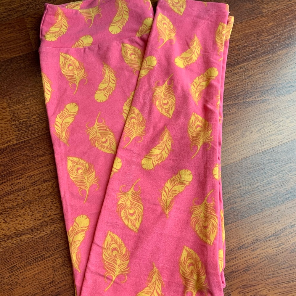 Lularoe pink with yellow feather OS leggings
